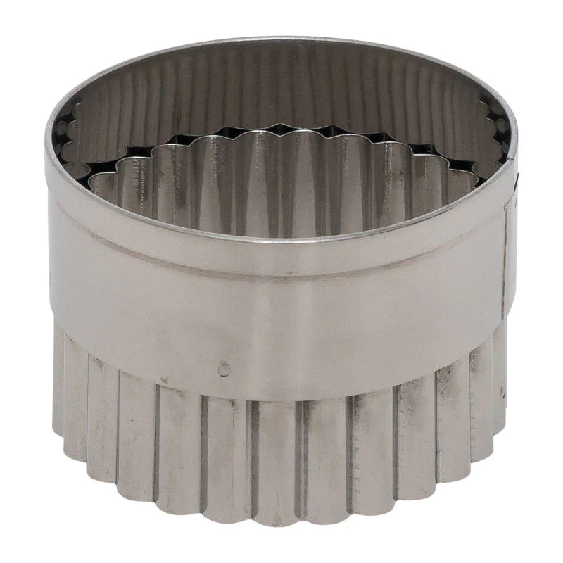 serrated round cutter 2.5" (#10643)