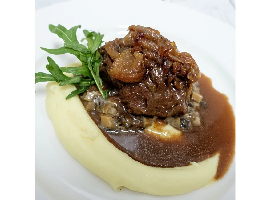 braised beef cheek in jus 250g (#107632)