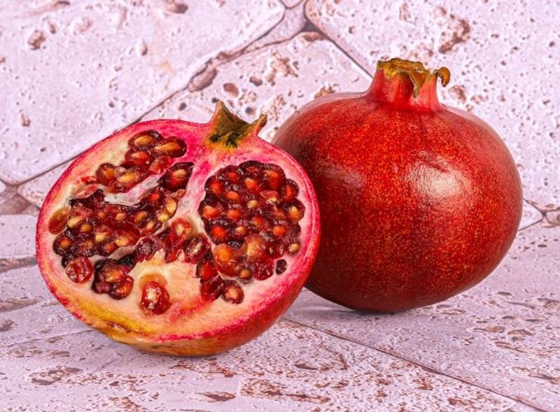 organic pomegranate (#125818)